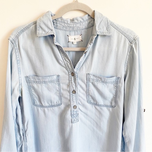 Lou & Grey Chambray Light Wash Henley Button Up Popover Shirttail Hem Shirt Top - Picture 3 of 10
